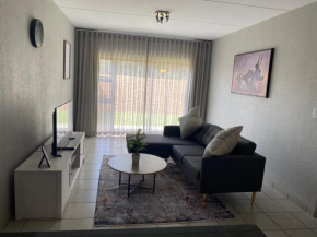 Yanaz Place